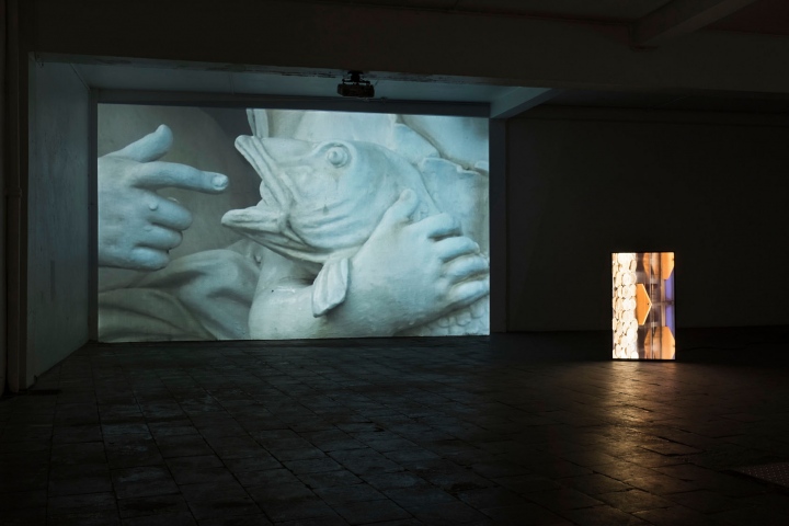 Token (2014) and Fountain (2014) &amp;copy; Emma van der Put